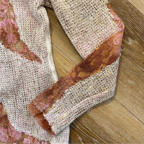 Versace Y2K Vintage Sheer Knit Lace Cream Rose Sweater – Size Medium - Picture 7 of 9